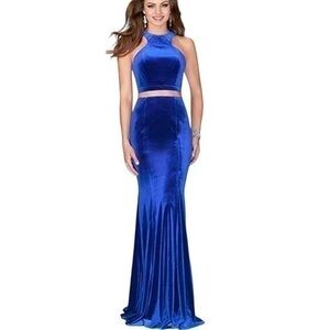 LA FEMME Long high-neck two-piece velvet gown